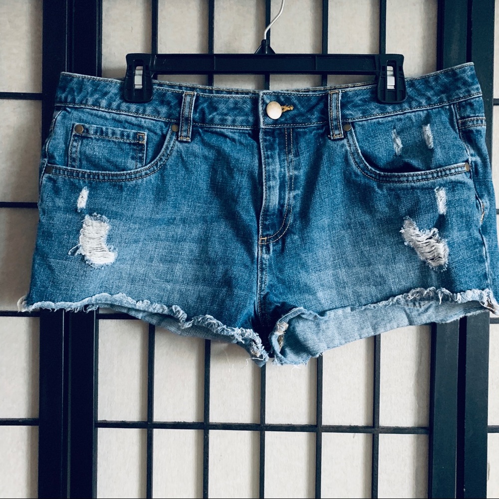 Forever 21 denim cut off shorts distressed sz 31